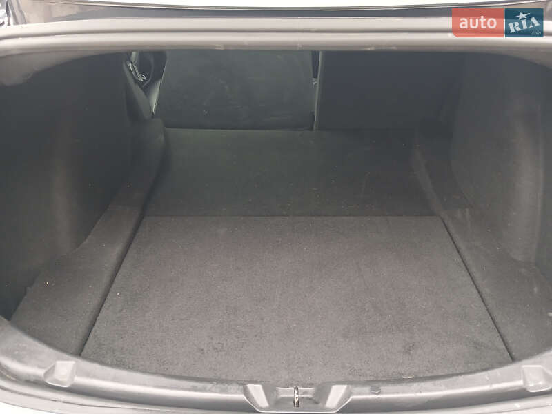 Седан Tesla Model 3 2019 в Коломые