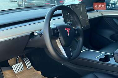 Седан Tesla Model 3 2021 в 