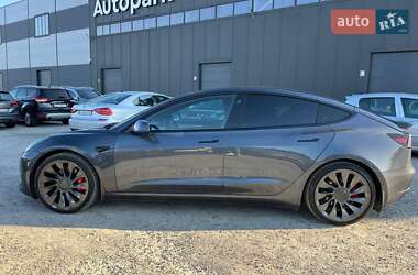 Седан Tesla Model 3 2021 в 