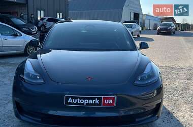 Седан Tesla Model 3 2021 в 