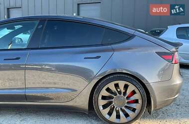 Седан Tesla Model 3 2021 в 