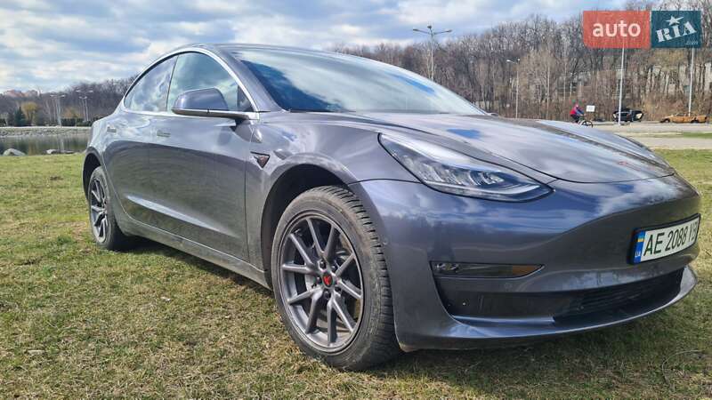 Седан Tesla Model 3 2019 в Дніпрі