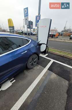 Седан Tesla Model 3 2019 в Киеве