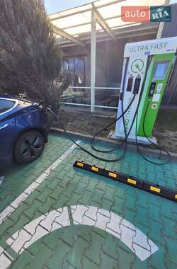 Седан Tesla Model 3 2019 в Киеве