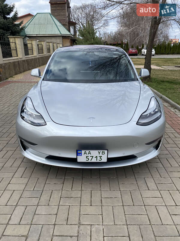 Седан Tesla Model 3 2018 в Никополе