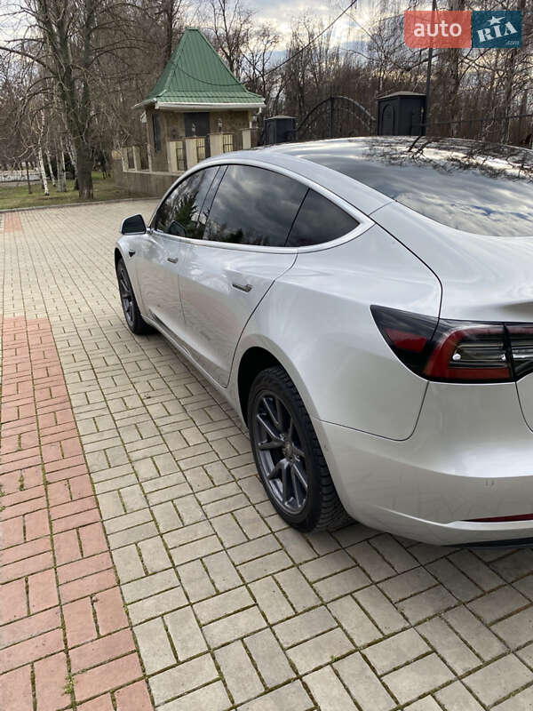 Седан Tesla Model 3 2018 в Никополе