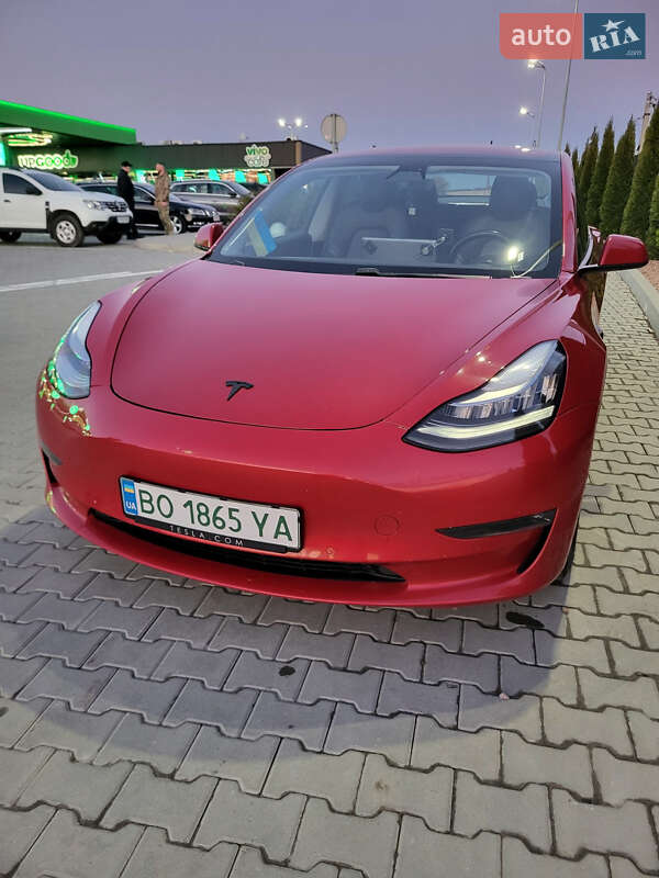 Седан Tesla Model 3 2018 в Тернополі