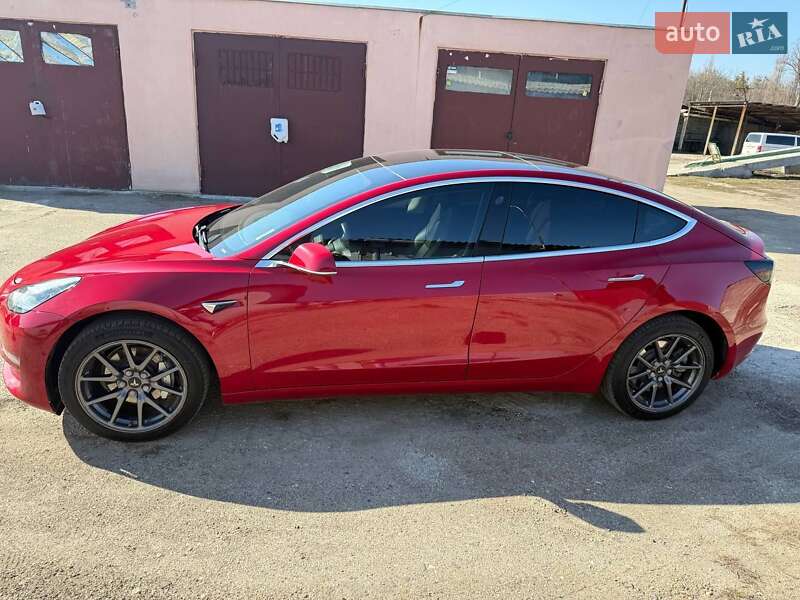 Седан Tesla Model 3 2019 в Харкові
