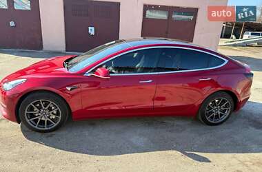Седан Tesla Model 3 2019 в 