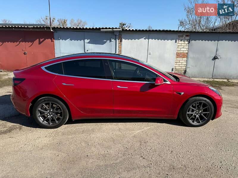 Седан Tesla Model 3 2019 в Харкові