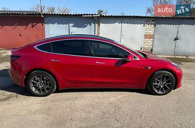 Седан Tesla Model 3 2019 в 