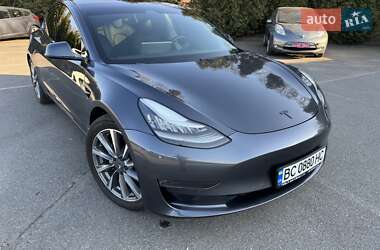 Седан Tesla Model 3 2019 в Львове