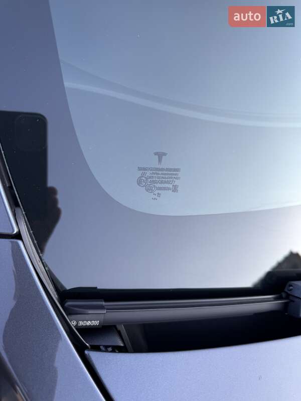 Седан Tesla Model 3 2019 в Львове