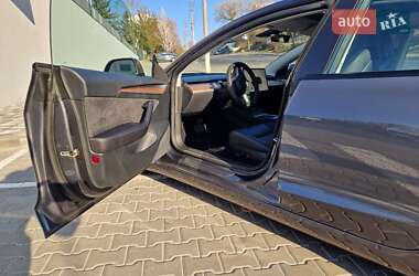 Седан Tesla Model 3 2023 в 