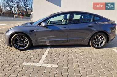 Седан Tesla Model 3 2023 в 