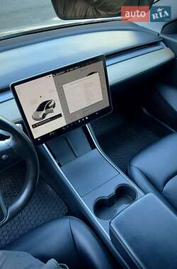 Седан Tesla Model 3 2018 в 