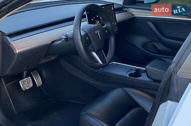 Седан Tesla Model 3 2021 в 