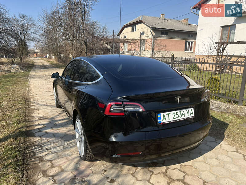 Седан Tesla Model 3 2018 в Долине