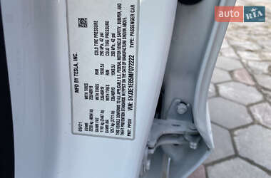 Седан Tesla Model 3 2021 в 