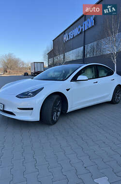 Седан Tesla Model 3 2021 в 