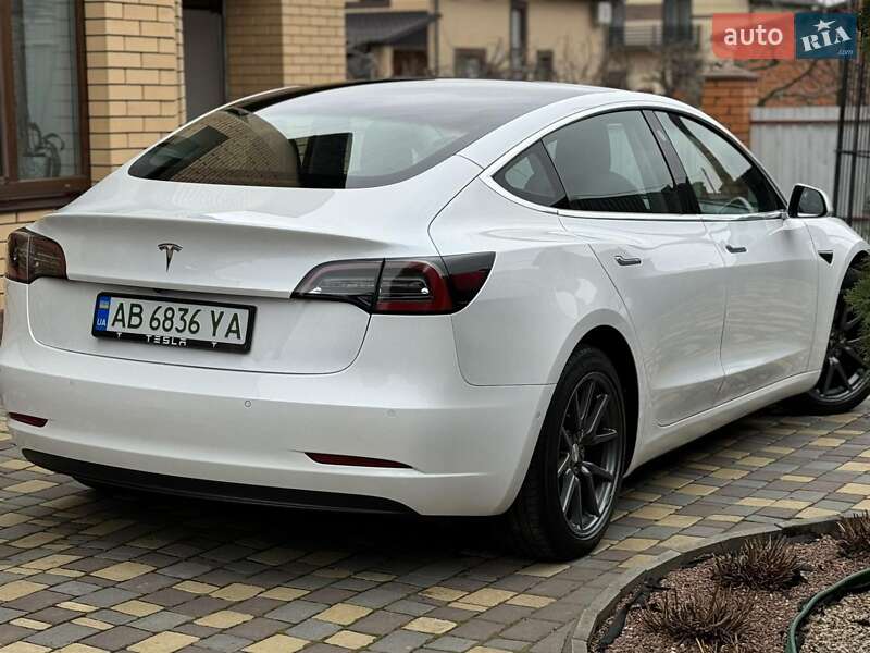 Седан Tesla Model 3 2020 в Вінниці