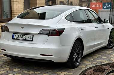 Седан Tesla Model 3 2020 в 