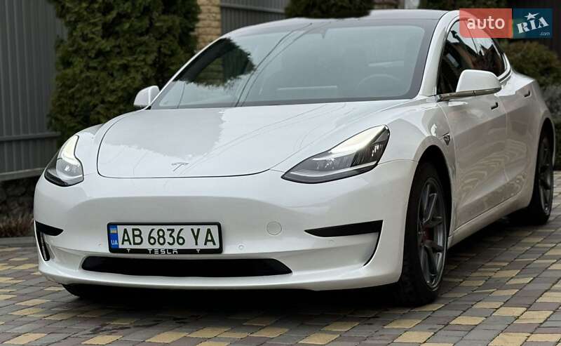 Седан Tesla Model 3 2020 в Вінниці
