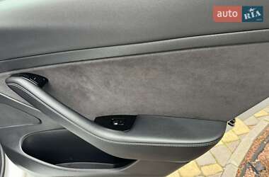 Седан Tesla Model 3 2020 в 