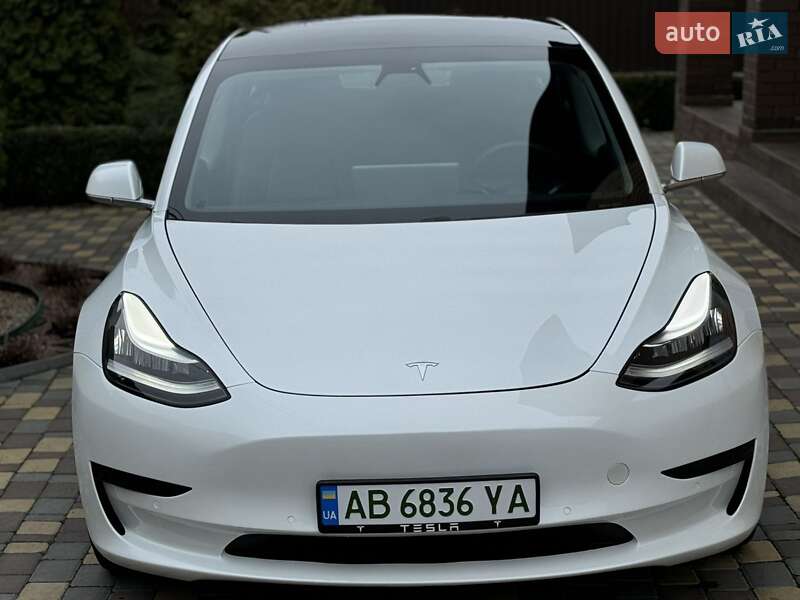 Седан Tesla Model 3 2020 в Вінниці