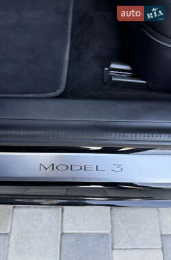 Седан Tesla Model 3 2019 в 