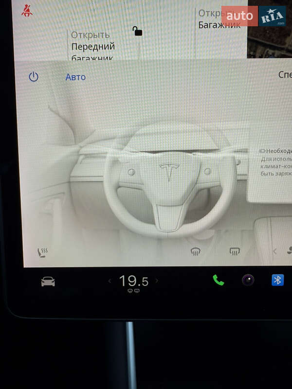 Седан Tesla Model 3 2019 в Ужгороде