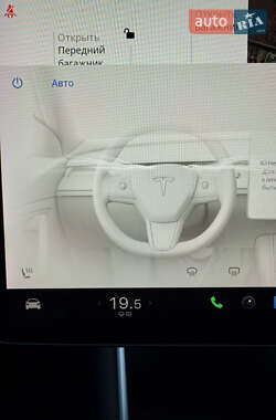 Седан Tesla Model 3 2019 в 