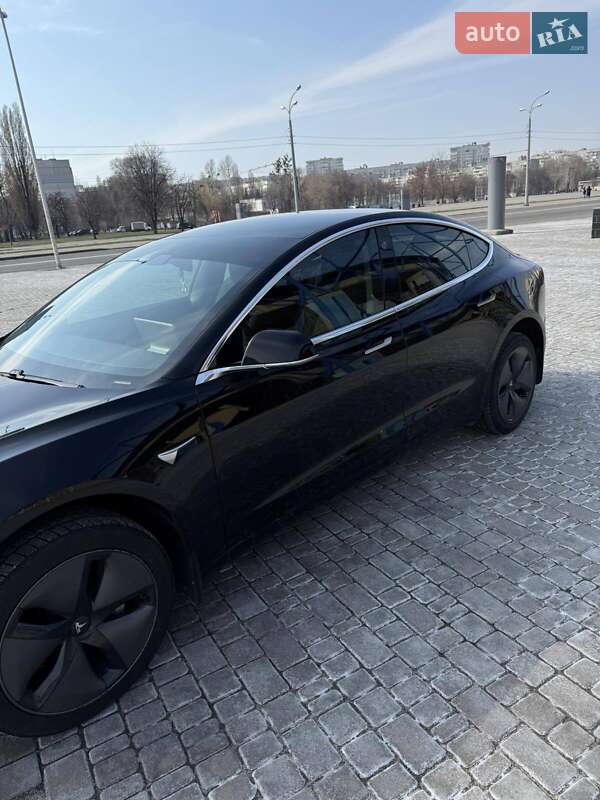 Седан Tesla Model 3 2019 в Харкові