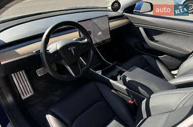 Седан Tesla Model 3 2019 в 