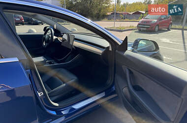 Седан Tesla Model 3 2019 в 