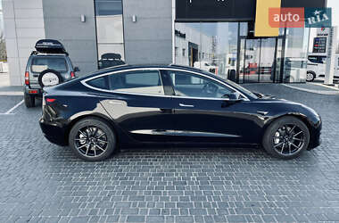 Седан Tesla Model 3 2020 в 