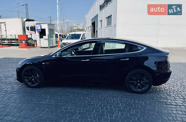 Седан Tesla Model 3 2020 в 