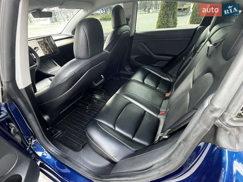 Седан Tesla Model 3 2021 в Кременчуге