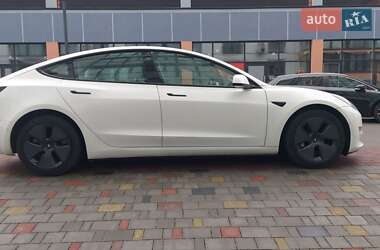 Седан Tesla Model 3 2021 в 