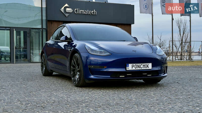 Седан Tesla Model 3 2023 в Днепре