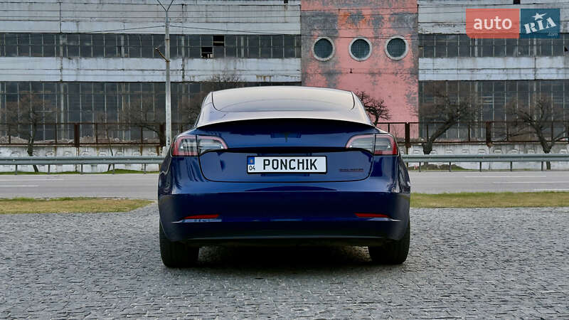 Седан Tesla Model 3 2023 в Днепре