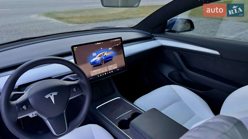 Седан Tesla Model 3 2023 в Днепре