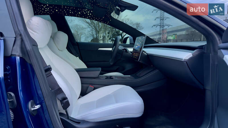Седан Tesla Model 3 2023 в Днепре