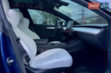 Седан Tesla Model 3 2023 в 