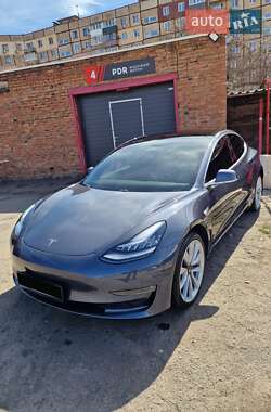 Седан Tesla Model 3 2020 в 