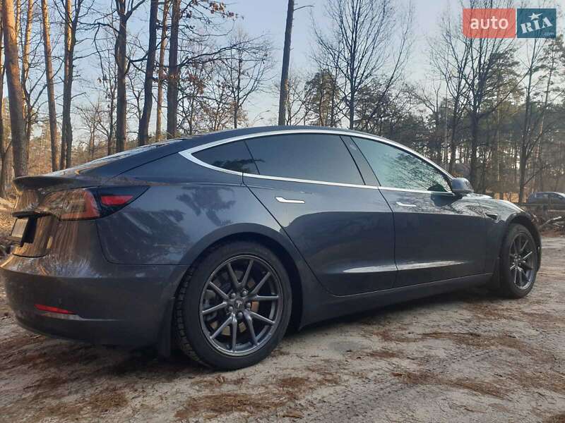 Седан Tesla Model 3 2019 в Києві