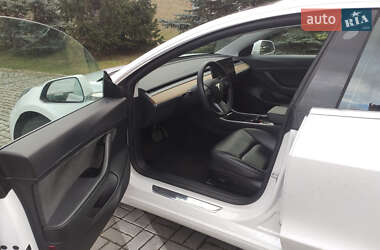 Седан Tesla Model 3 2020 в 