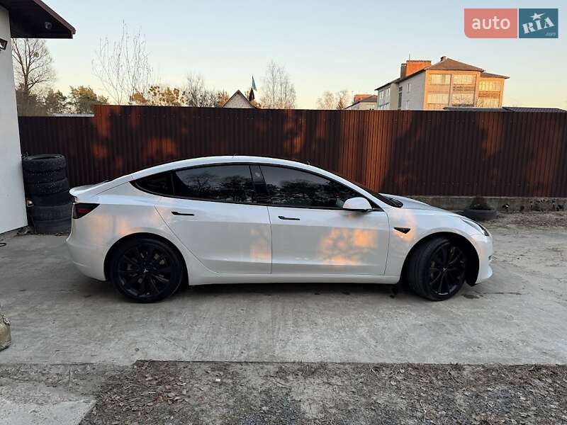 Седан Tesla Model 3 2020 в Ковелі