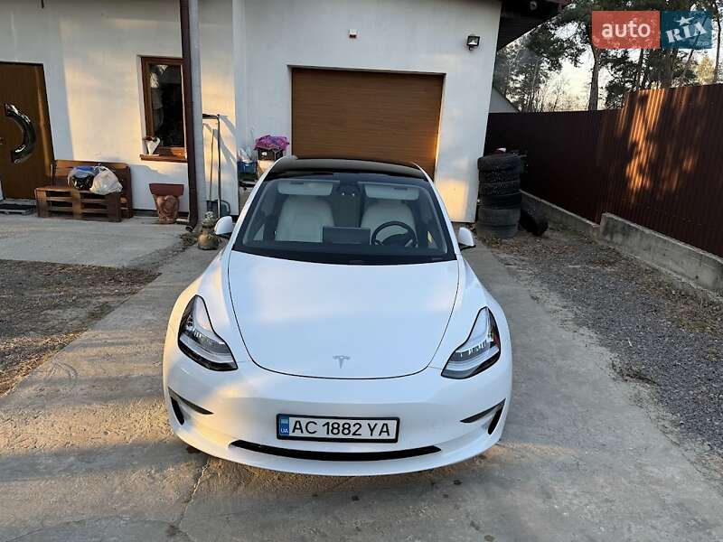 Седан Tesla Model 3 2020 в Ковелі