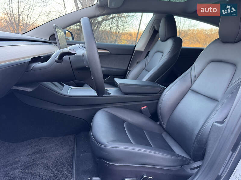 Седан Tesla Model 3 2023 в Ужгороде фото 32 Седан Tesla Model 3 2023 в Ужгороде